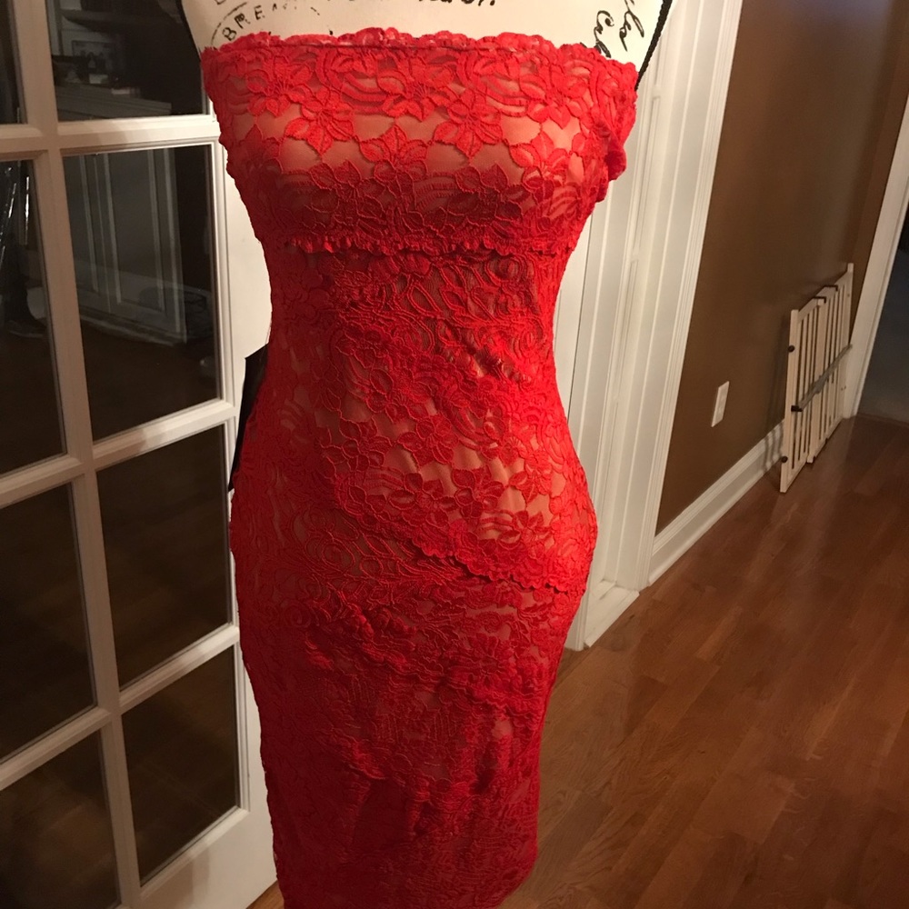 NWT Bebe Tube top, red, evening, lace dress Size M